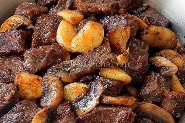 蒜香口蘑牛肉