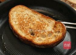 黑松露三文鱼奶酪三明治的做法图解2