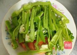 青番茄炒辣椒的做法图解2
