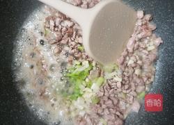 番茄肉沫炖腐竹的做法图解3