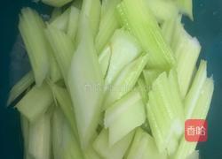 家常翠芹炒肉片的做法图解5