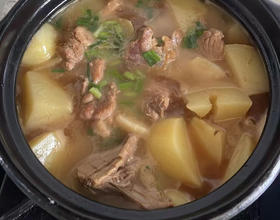 鸭腿炖土豆[图]