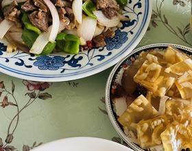 牛肉有点硬，不是我炒的。[图]