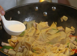 豆皮炒肉